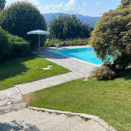 Casa Fronte Con Piscina Ferienhaus