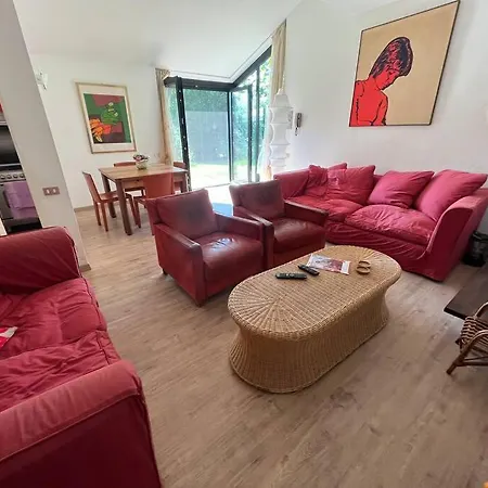 Ferienhaus Casa Fronte Con Piscina Angera