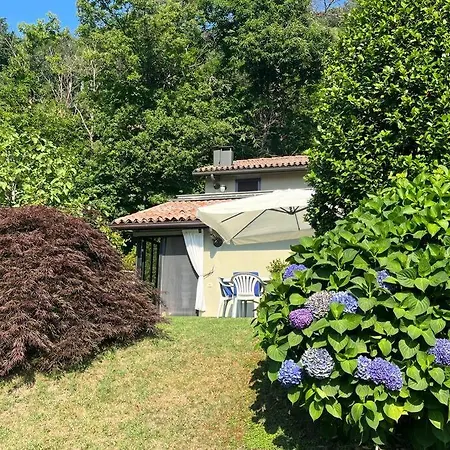 Casa Fronte Con Piscina Semesterbostad
