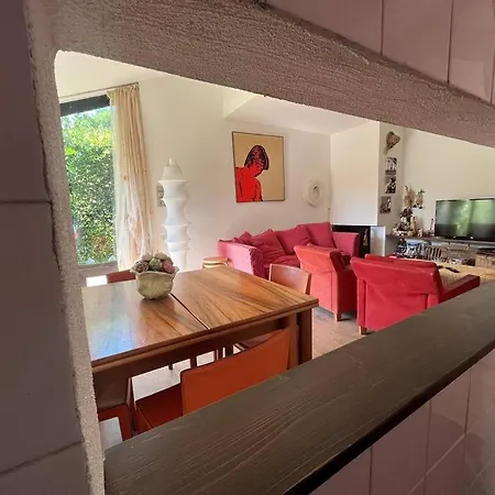 Casa Fronte Con Piscina Ferienhaus Angera